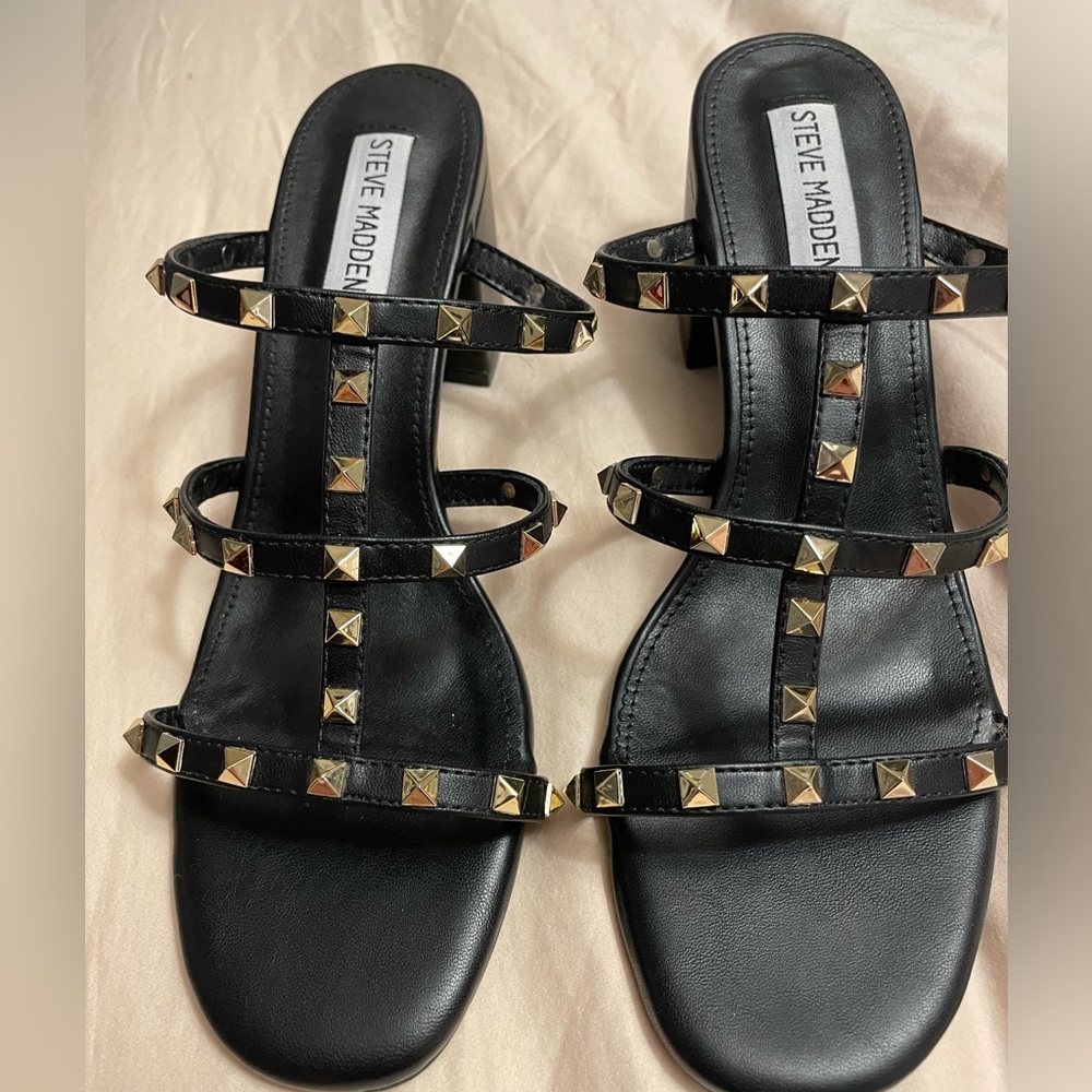 Brand new sandals
